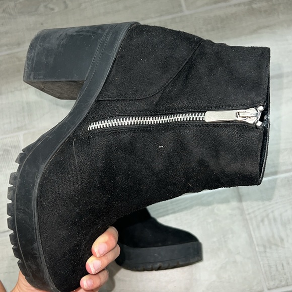 Forever21 black booties size 8 - Picture 4 of 4